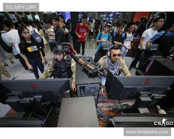 真正真人讯现场让玩家零距离感受电竞比赛的紧张刺激与现场氛围